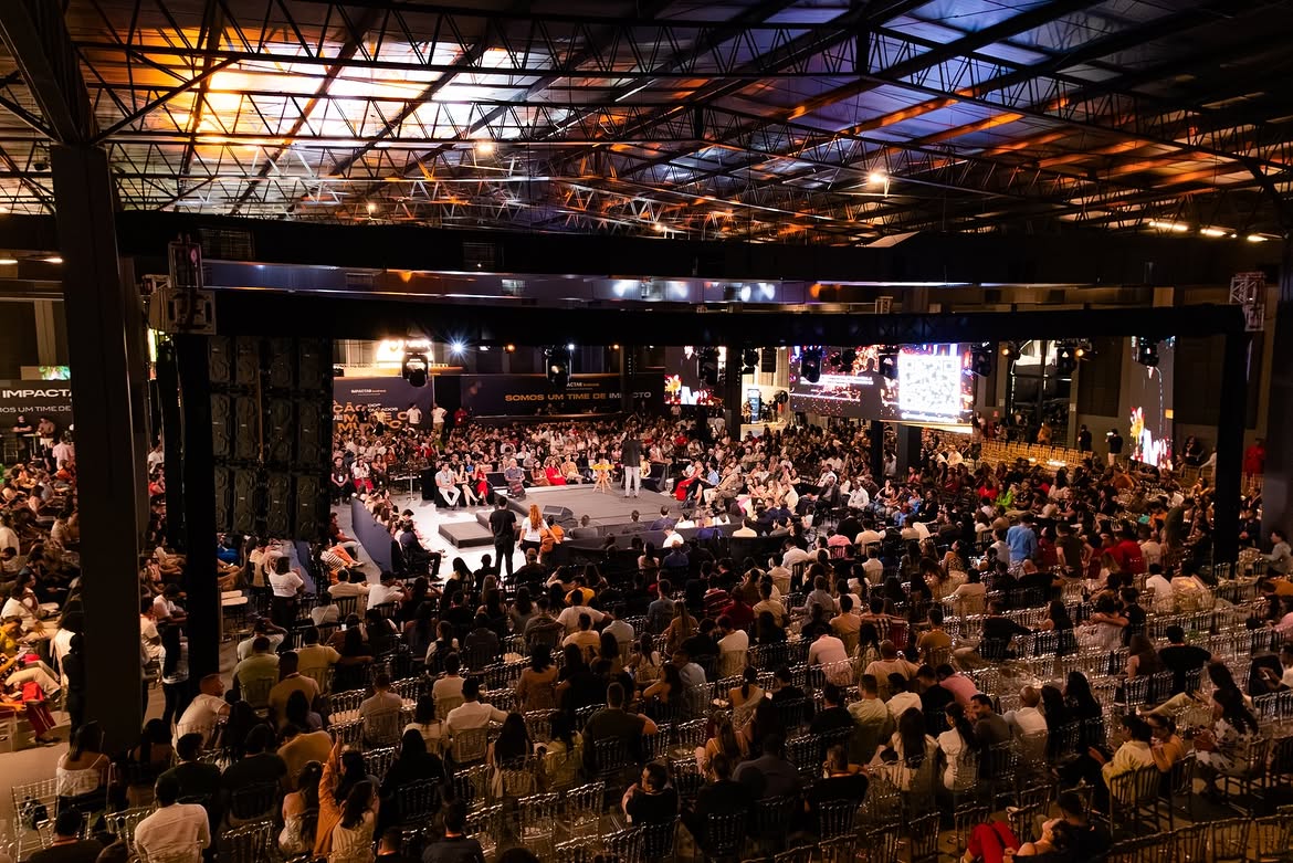 Público no evento Impactar
